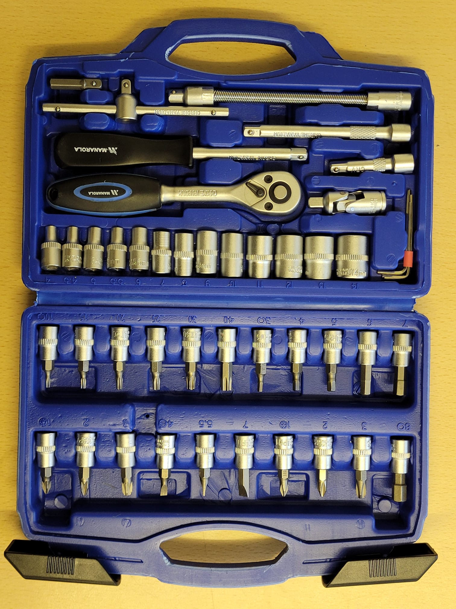 46 Piece 1/4" Drive 6 Point Socket Wrench Set