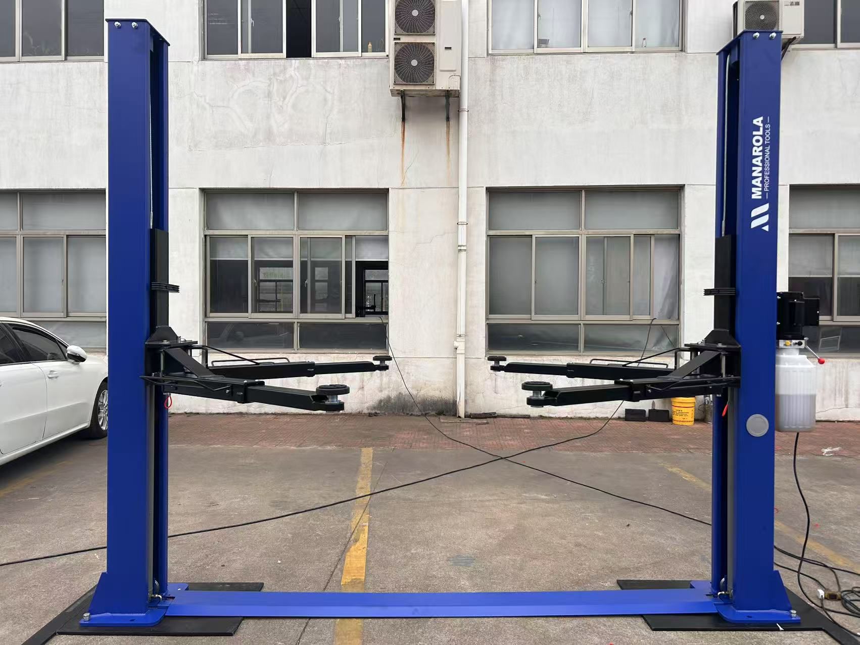 Manarola 4 Ton 2 Post Car Lift
